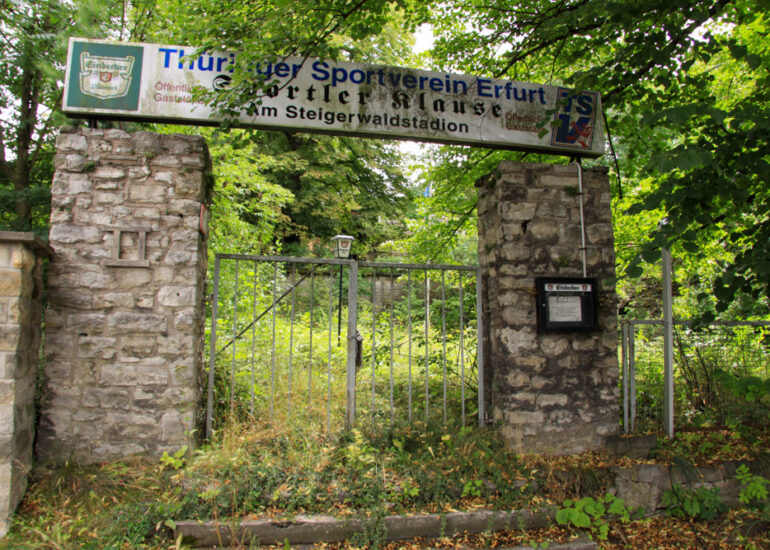 unterer Eingang Sportlerklause am Steigerwaldstation