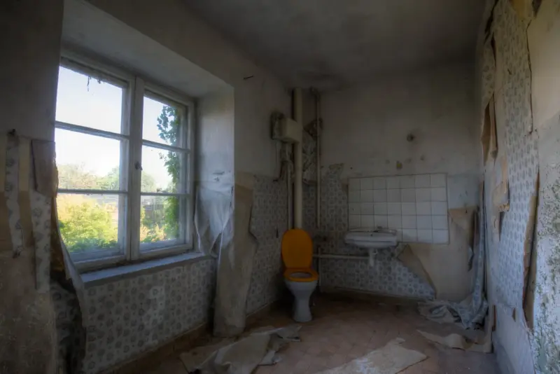 kleines Bad in einer Wohnung